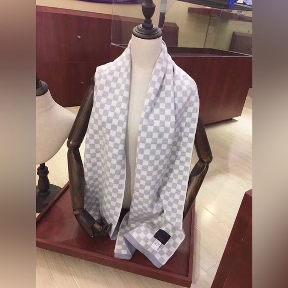 Men’s LV scarf - Picture 2 of 8